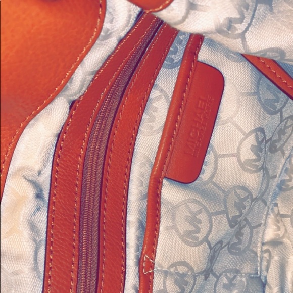 Michael Kors Tote Bag - Picture 4 of 5